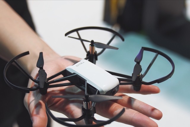 Exploring the Innovative Features of Manta Ray Drone Technology